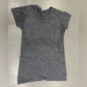 Lululemon-Grey (slate/white) Swiftly Tech Short Sleeve - Size 8-Good Used